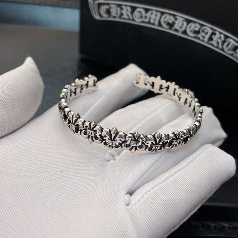 Ch*0me He**ts bracelets